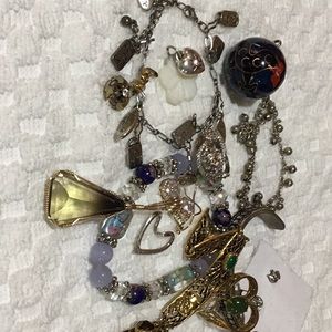 Assorted jewelry266